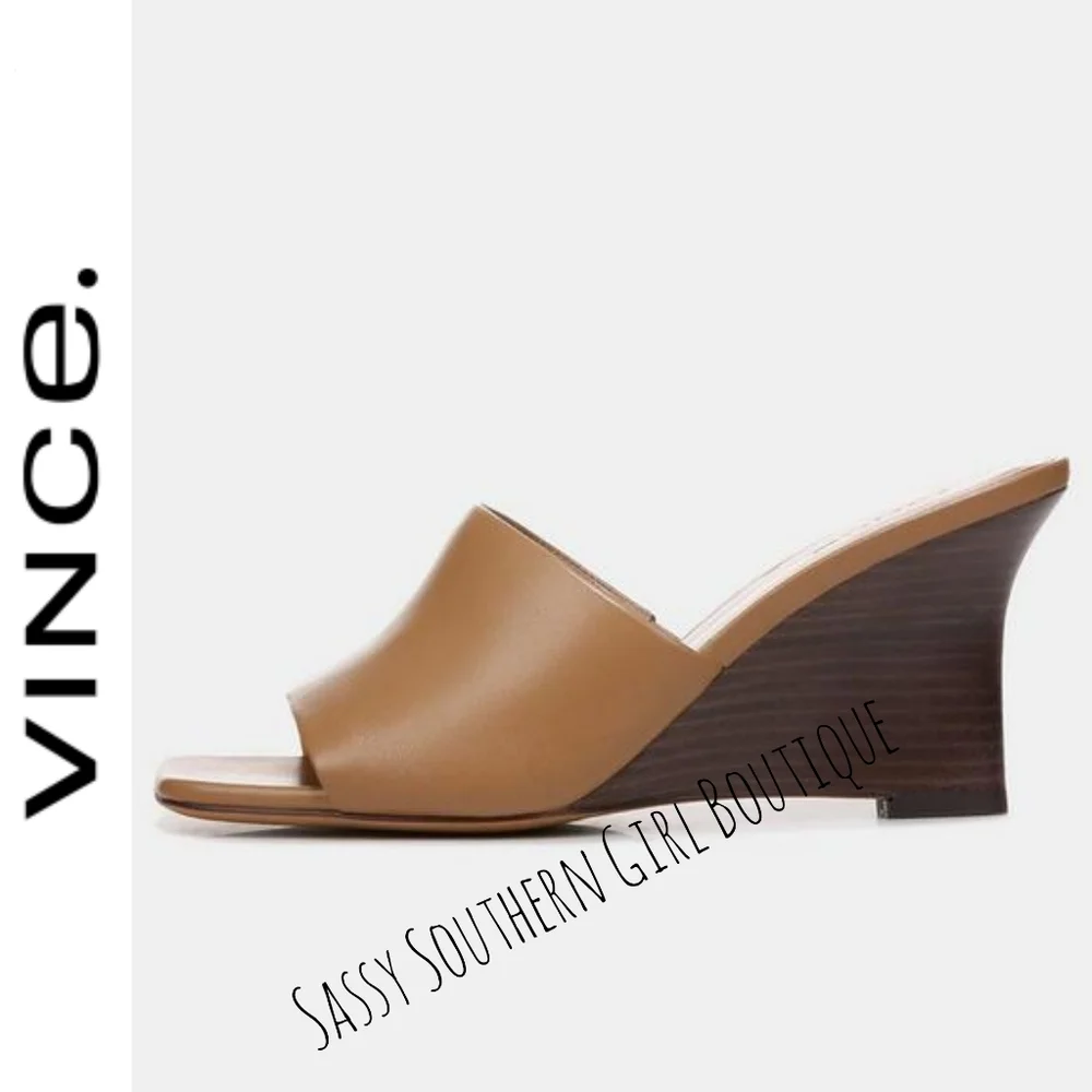 🆕⭐ VINCE tan camel leather wedges